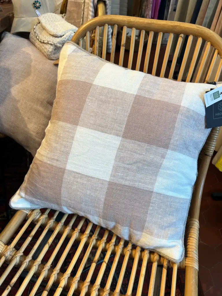 Petit coussin Haomy Rose et blanc