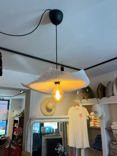 Lampe à pendre papier maché blanc