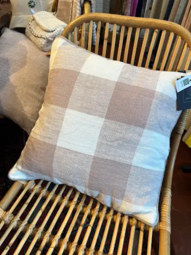Petit coussin Haomy Rose et blanc